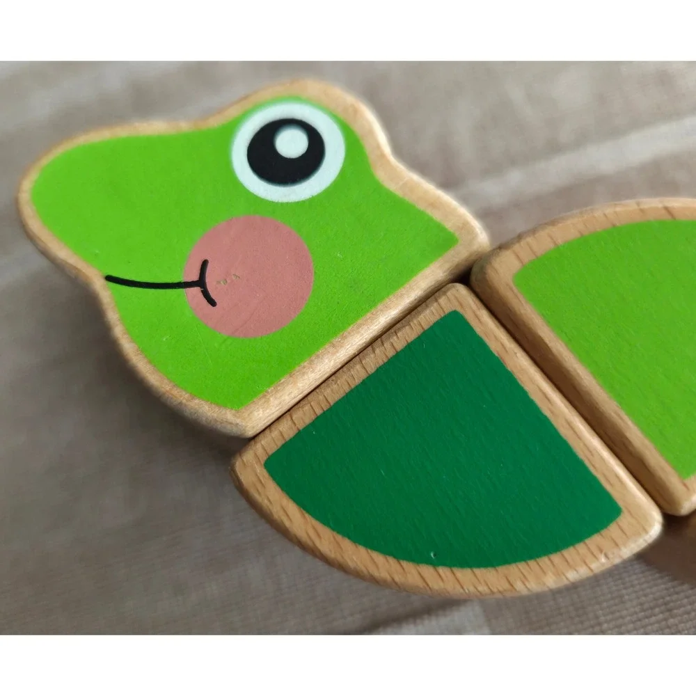 Melissa &‎ Doug Wooden Flexible Caterpillar Toy Green Jointed Wood AV12332
